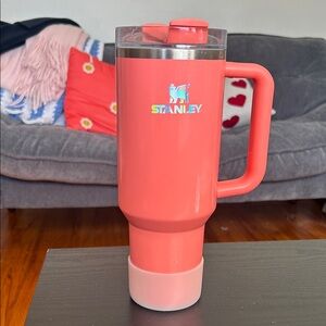 🍣Stanley 40oz Salmon Pink Travel Tumbler Mug with rubber bottom